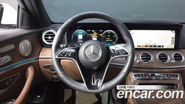 Mercedes-Benz E-Class (W213) E220d 4MATIC Exclusive 2023 — фото 13
