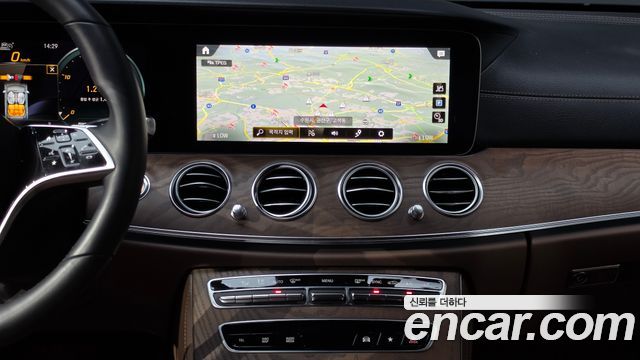 Mercedes-Benz E-Class (W213) E220d 4MATIC Exclusive 2023 — фото 14