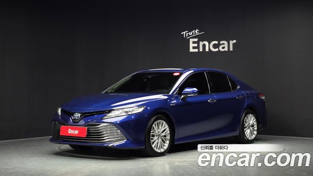 Toyota Camry (XV70) 2.5 XLE Hybrid