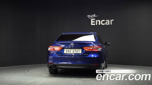 Toyota Camry (XV70) 2.5 XLE Hybrid 2018 — фото 4