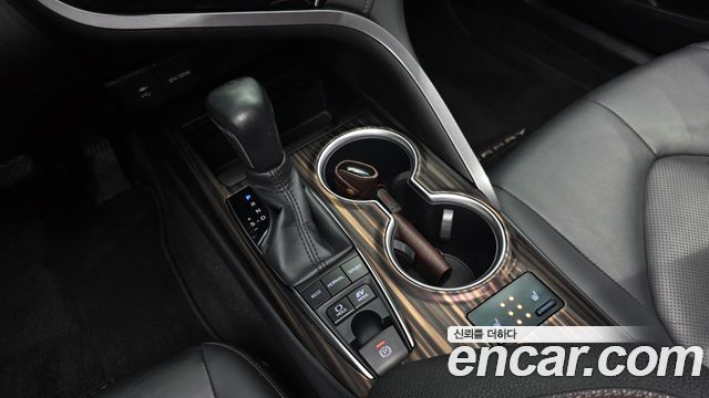 Toyota Camry (XV70) 2.5 XLE Hybrid 2018 — фото 9