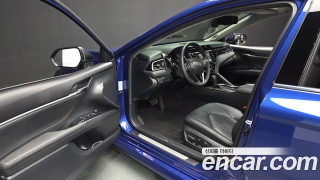 Toyota Camry (XV70) 2.5 XLE Hybrid 2018 — фото 10