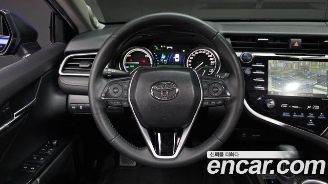 Toyota Camry (XV70) 2.5 XLE Hybrid 2018 — фото 13