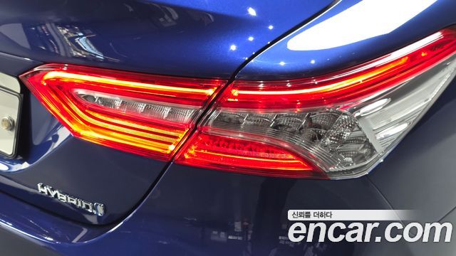 Toyota Camry (XV70) 2.5 XLE Hybrid 2018 — фото 23
