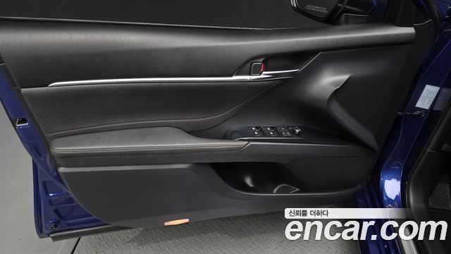 Toyota Camry (XV70) 2.5 XLE Hybrid 2018 — фото 24