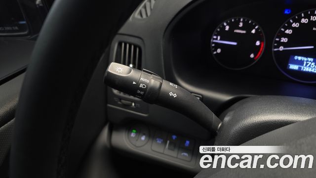 Hyundai Grand Starex Van 5-Seater Modern 2020 — фото 17