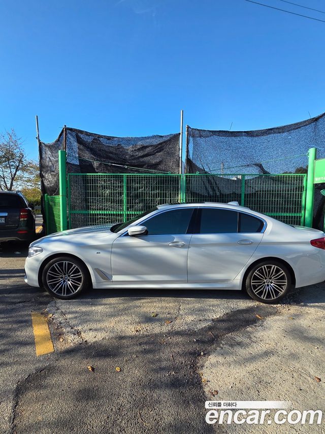 BMW 5 Series (G30) 530i xDrive M Sport Package Plus 2018 — фото 12