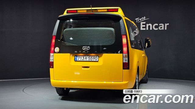Hyundai Staria L3.5  Kinder Safety Car 15-Seater 2023 — фото 4
