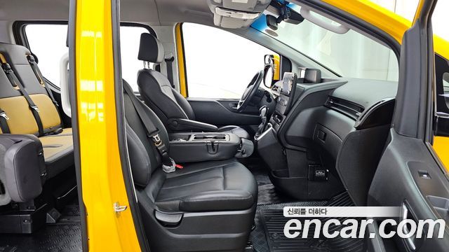 Hyundai Staria L3.5  Kinder Safety Car 15-Seater 2023 — фото 11