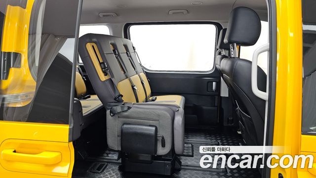 Hyundai Staria L3.5  Kinder Safety Car 15-Seater 2023 — фото 12