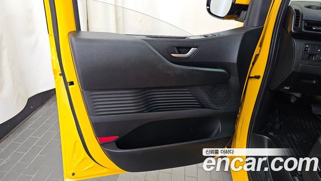 Hyundai Staria L3.5  Kinder Safety Car 15-Seater 2023 — фото 24