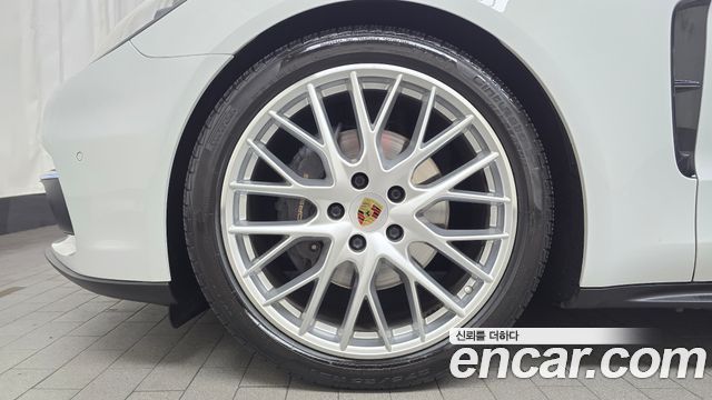 Porsche Panamera (971) 3.0 AWD 2020 — фото 5