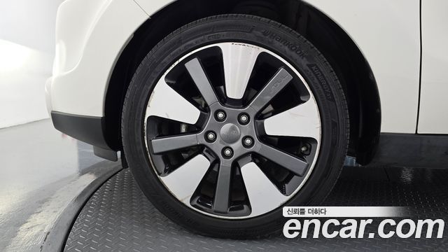 Kia Soul 1.6 GDi Noblesse 2015 — фото 5