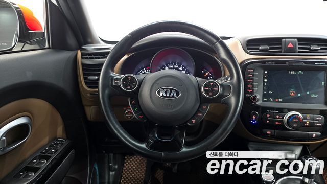 Kia Soul 1.6 GDi Noblesse 2015 — фото 16