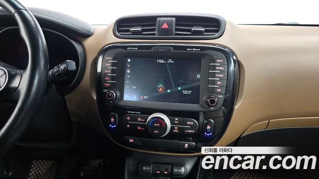 Kia Soul 1.6 GDi Noblesse 2015 — фото 17