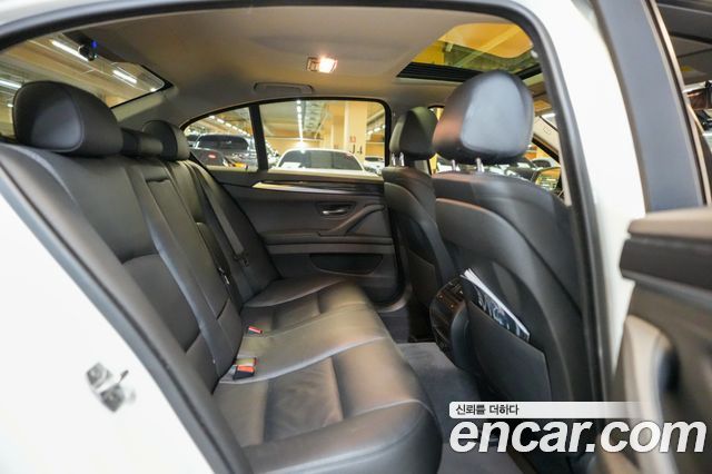 BMW 5 Series (F10) 520d xDrive M Aero Dynamic 2016 — фото 17
