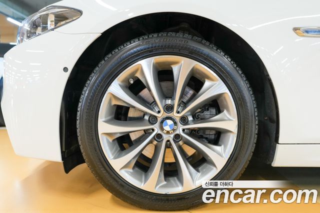 BMW 5 Series (F10) 520d xDrive M Aero Dynamic 2016 — фото 21