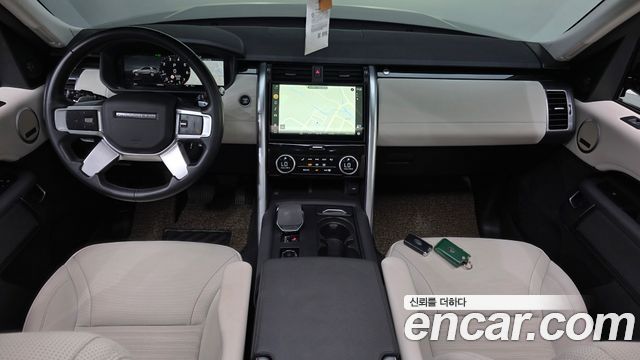 Land Rover Discovery 5 2.0 P300 SE 2023 — фото 7