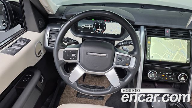 Land Rover Discovery 5 2.0 P300 SE 2023 — фото 13
