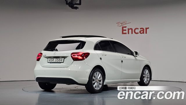 Mercedes-Benz A-Class (W176) A200 2017 — фото 2