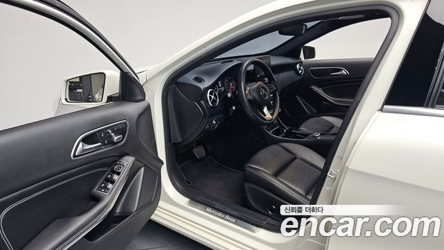 Mercedes-Benz A-Class (W176) A200 2017 — фото 10