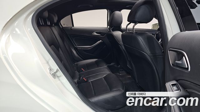 Mercedes-Benz A-Class (W176) A200 2017 — фото 11
