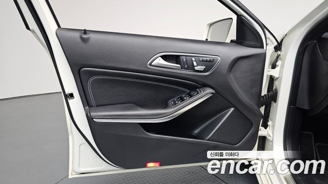 Mercedes-Benz A-Class (W176) A200 2017 — фото 24