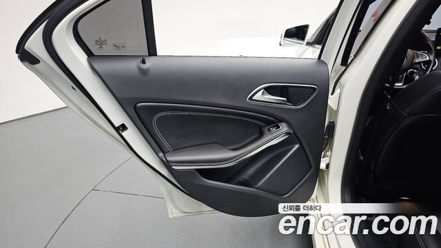 Mercedes-Benz A-Class (W176) A200 2017 — фото 25
