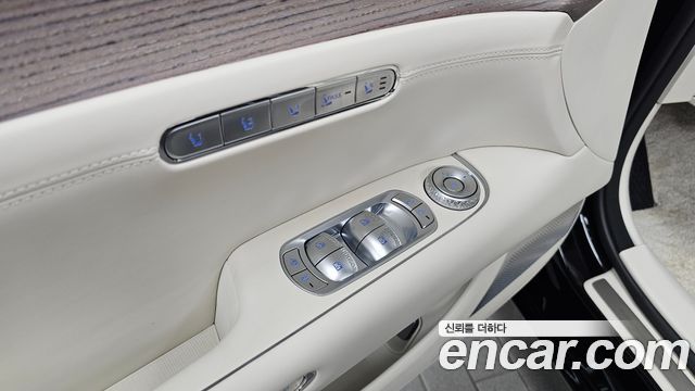 Genesis G90 (RS4) Gasoline 3.5 Turbo e-S/C AWD LWB 2024 — фото 28