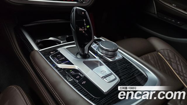 BMW 7 Series (G11) 730Ld xDrive M Sport 2022 — фото 9