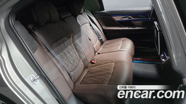 BMW 7 Series (G11) 730Ld xDrive M Sport 2022 — фото 11