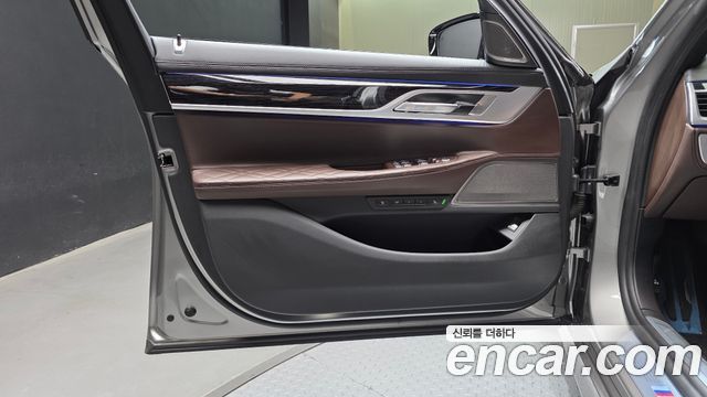 BMW 7 Series (G11) 730Ld xDrive M Sport 2022 — фото 24