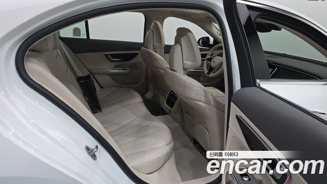 Mercedes-Benz E-Class (W214) E220d 4MATIC Exclusive 2026 — фото 11