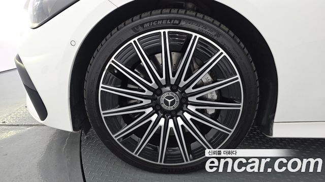 Mercedes-Benz CLE-Class (C236) CLE450 4MATIC Cabriolet 2024 — фото 5
