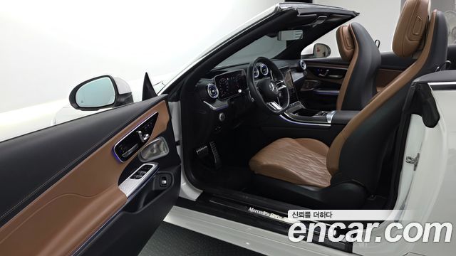 Mercedes-Benz CLE-Class (C236) CLE450 4MATIC Cabriolet 2024 — фото 10