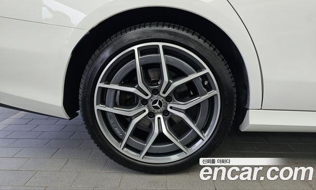 Mercedes-Benz E-Class (W213) E220d 4MATIC AMG Line 2021 — фото 5