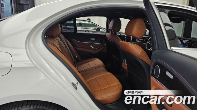 Mercedes-Benz E-Class (W213) E220d 4MATIC AMG Line 2021 — фото 11