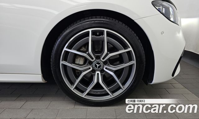 Mercedes-Benz E-Class (W213) E220d 4MATIC AMG Line 2021 — фото 21