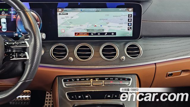 Mercedes-Benz E-Class (W213) E220d 4MATIC AMG Line 2021 — фото 27