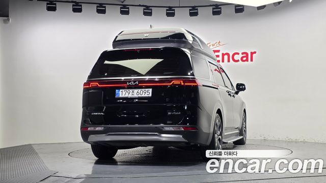 Kia Carnival (IV) Gasoline 7-seater Limousine(Special vehicle) 2023 — фото 4