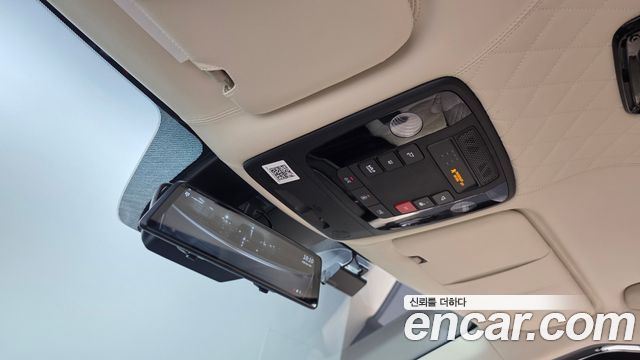 Kia Carnival (IV) Gasoline 7-seater Limousine(Special vehicle) 2023 — фото 18