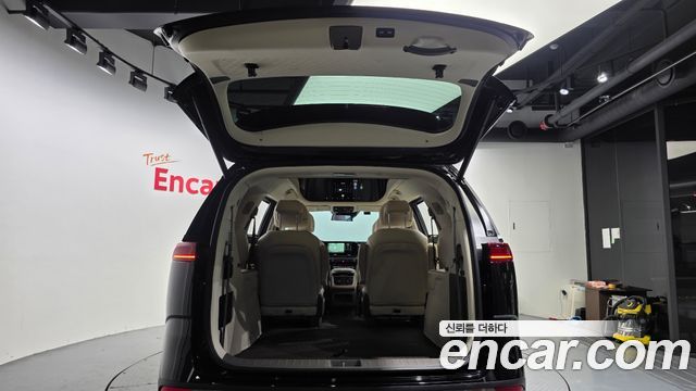 Kia Carnival (IV) Gasoline 7-seater Limousine(Special vehicle) 2023 — фото 19