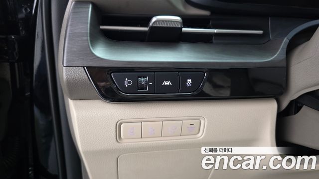 Kia Carnival (IV) Gasoline 7-seater Limousine(Special vehicle) 2023 — фото 29