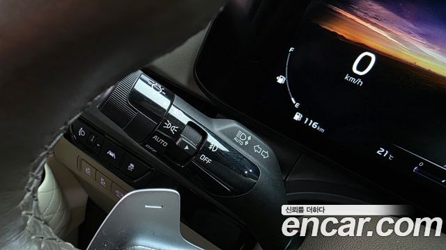 Kia Carnival (IV) Gasoline 7-seater Limousine(Special vehicle) 2023 — фото 31