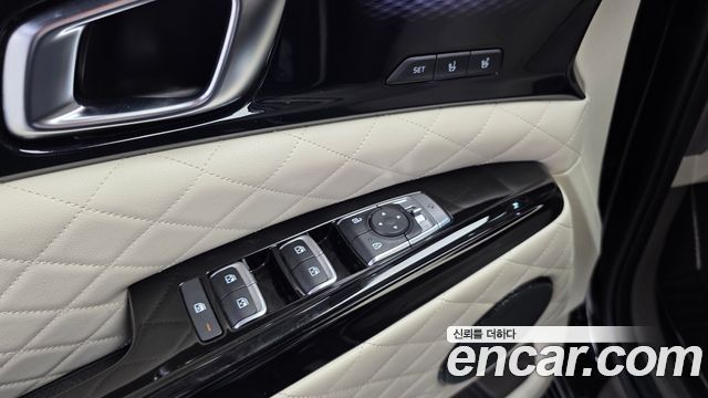 Kia Carnival (IV) Gasoline 7-seater Limousine(Special vehicle) 2023 — фото 33