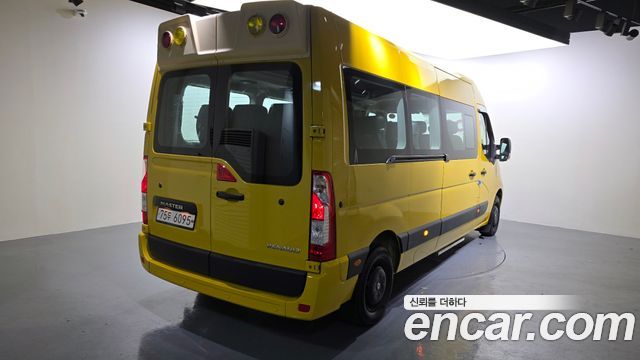 Renault Korea Master School Bus 15-Seater 2020 — фото 2