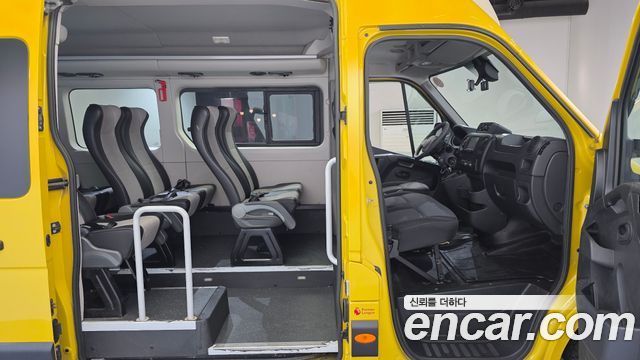 Renault Korea Master School Bus 15-Seater 2020 — фото 17