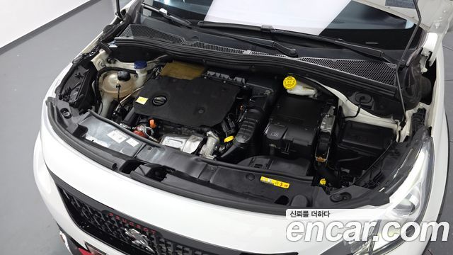 Peugeot 2008 1.5 BlueHDi GT Line 2019 — фото 6