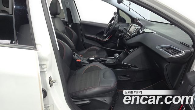 Peugeot 2008 1.5 BlueHDi GT Line 2019 — фото 11
