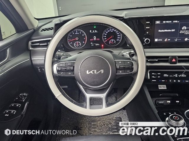 Kia K5 (III) 2.0 Prestige 2023 — фото 17